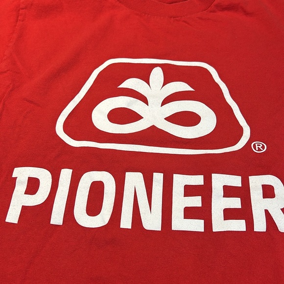 Pioneer Seeds red youth large short sleeve t-shirt. NWOT - Picture 2 of 5